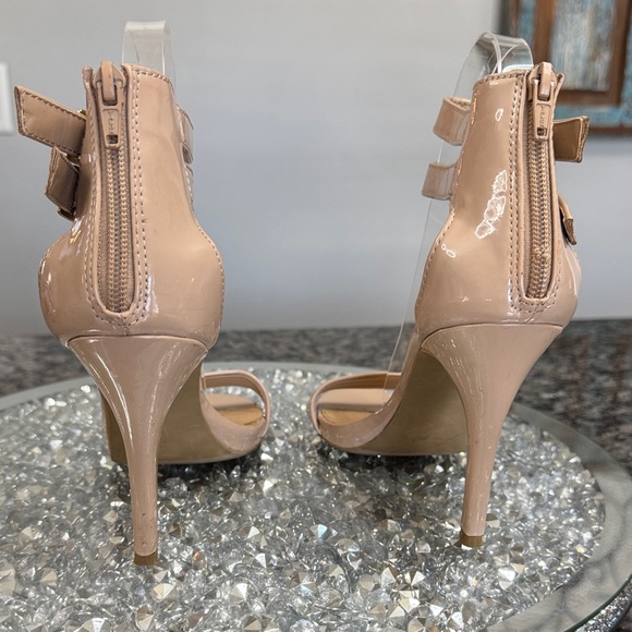 Candie's Nude glossy ankle strap Heels 7.5 - Picture 7 of 11